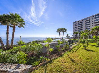 Appartement · Herverkoop - Torrevieja · Punta Prima · Alicante · Spanje