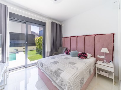 Villa · Herverkoop - Orihuela Costa · Lomas de Cabo Roig · Alicante · Spanje