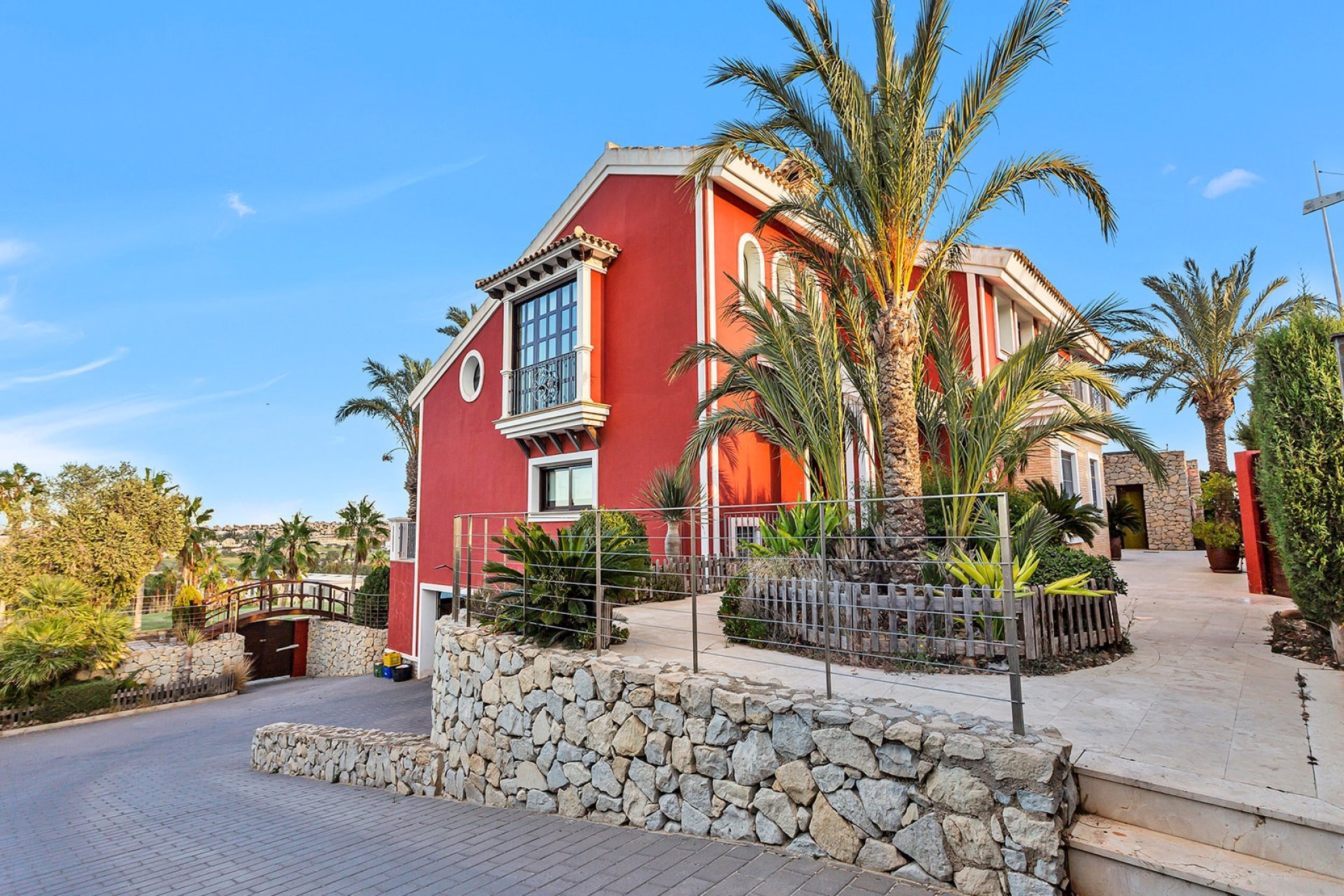 Resale - Villa - La Finca Golf