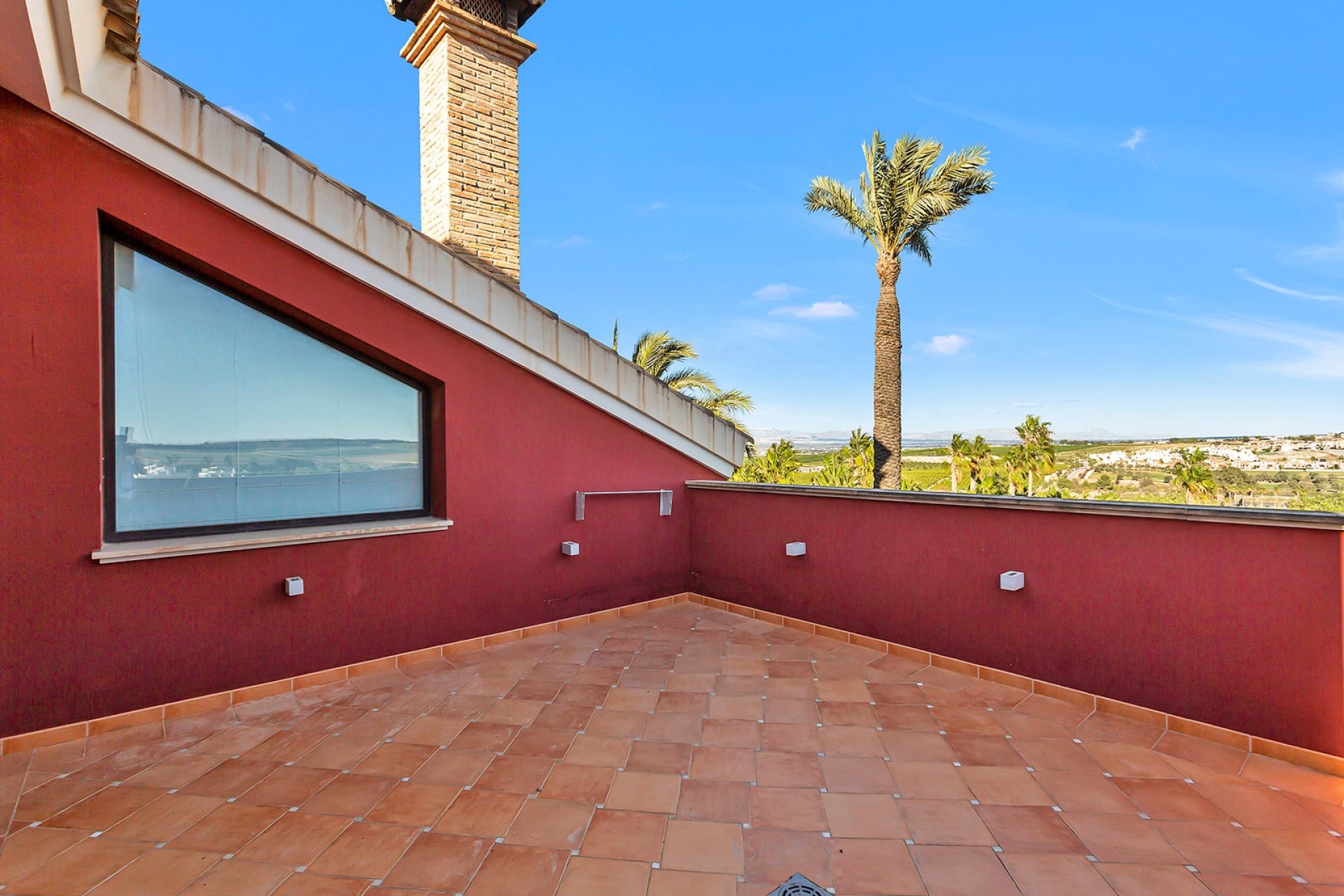 Resale - Villa - La Finca Golf