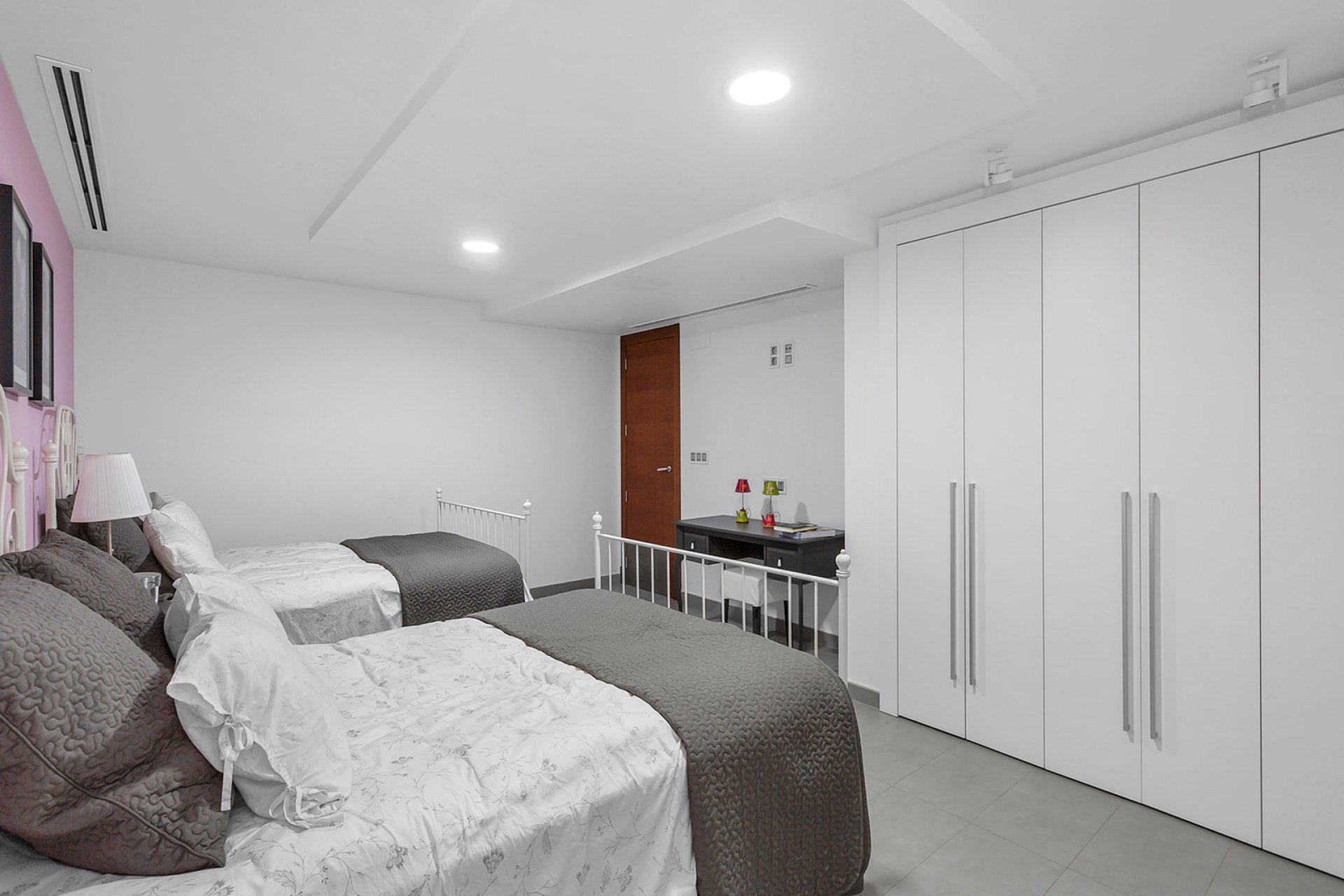 Resale - Villa - La Finca Golf