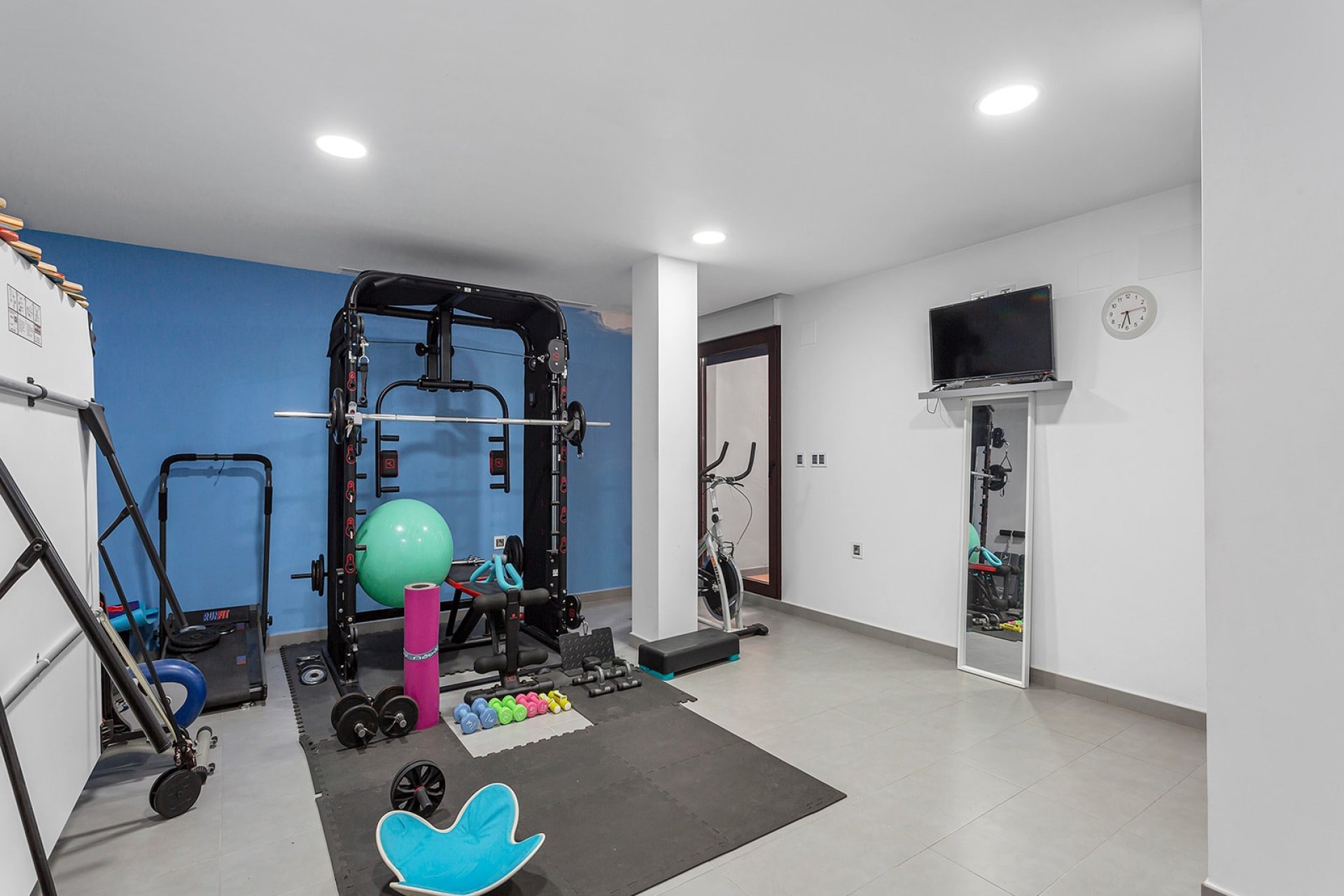 Resale - Villa - La Finca Golf