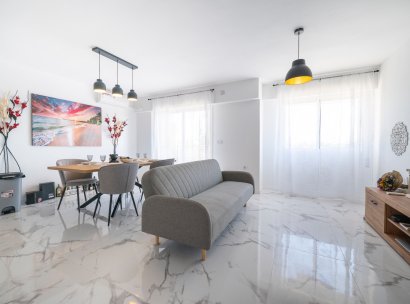 Flat · Resale - Punta Prima · Alicante · Spain