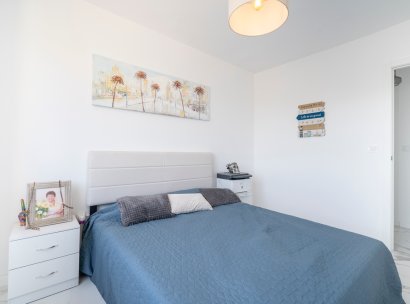 Flat · Resale - Punta Prima · Alicante · Spain