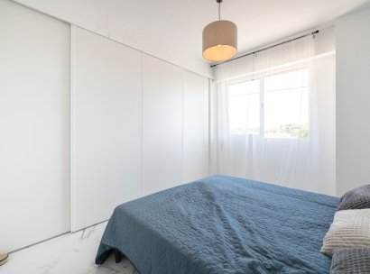 Flat · Resale - Punta Prima · Alicante · Spain