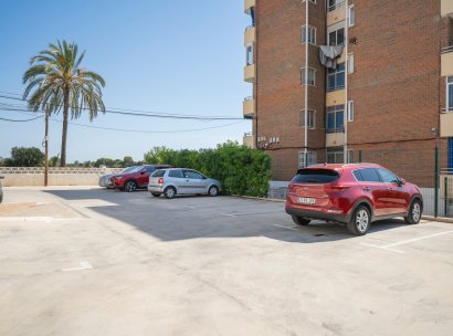 Flat · Resale - Punta Prima · Alicante · Spain