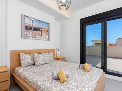 Semi-detached · Herverkoop - La Marina · Alicante · Spanje