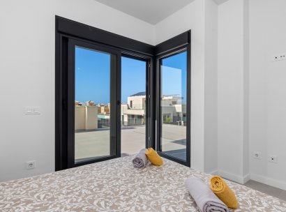 Semi-detached · Herverkoop - La Marina · Alicante · Spanje
