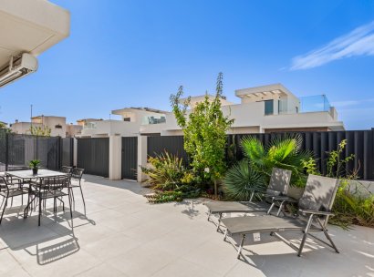 Semi-detached · Herverkoop - La Marina · Alicante · Spanje