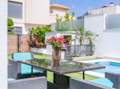 Villa · Herverkoop - Torrevieja · Alicante · Spanje