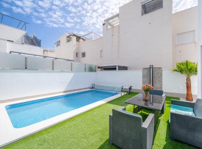 Villa · Herverkoop - Torrevieja · Alicante · Spanje