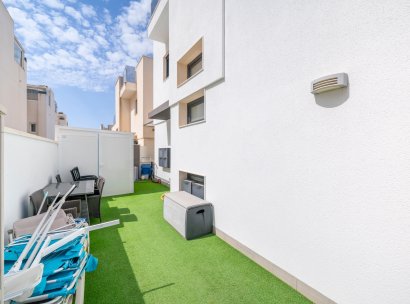 Villa · Herverkoop - Torrevieja · Alicante · Spanje