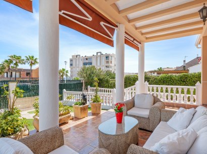 Villa · Herverkoop - Torrevieja · La Mata · Alicante · Spanje