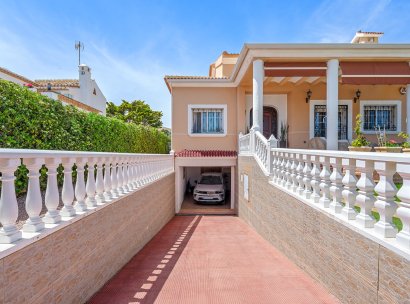 Villa · Herverkoop - Torrevieja · La Mata · Alicante · Spanje