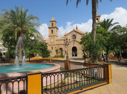 Villa · Nieuwbouw Woningen - Torrevieja · Lago Jardín II · Alicante · Spanje