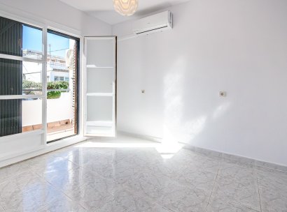 Casa · Reventa - San Miguel de Salinas · Alicante · España