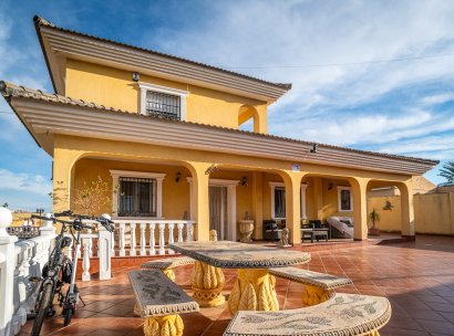 Villa · Herverkoop - Torrevieja · LOS BALCONES - LOS ALTOS · Alicante · Spanje