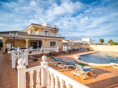 Villa · Herverkoop - Torrevieja · LOS BALCONES - LOS ALTOS · Alicante · Spanje