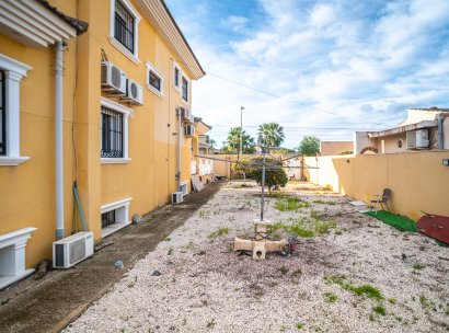 Villa · Herverkoop - Torrevieja · LOS BALCONES - LOS ALTOS · Alicante · Spanje