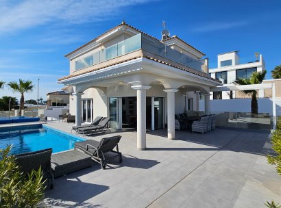 Villa · Wiederverkauf - La Marina · Alicante · Spanien
