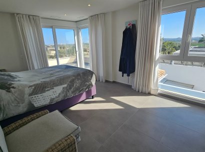 Villa · Wiederverkauf - La Marina · Alicante · Spanien