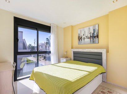 Villa · Herverkoop - Orihuela Costa · La Zenia · Alicante · Spanje