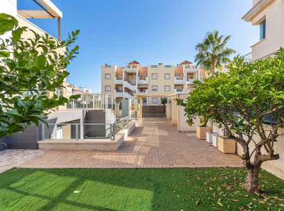 Villa · Herverkoop - Orihuela Costa · La Zenia · Alicante · Spanje