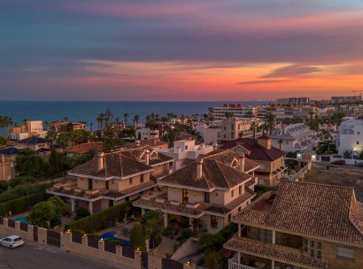 Villa · Resale - Torrevieja · La Veleta · Alicante · Spain