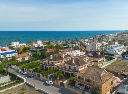 Villa · Resale - Torrevieja · La Veleta · Alicante · Spain