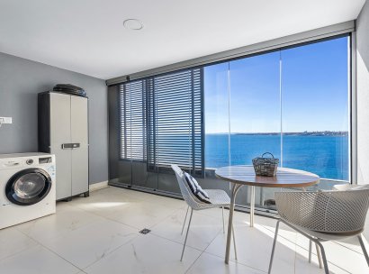 Appartement · Herverkoop - Torrevieja · Punta Prima · Alicante · Spanje