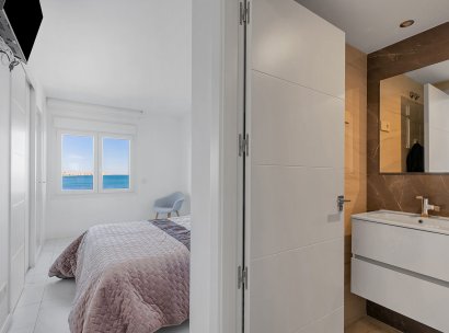 Appartement · Herverkoop - Torrevieja · Punta Prima · Alicante · Spanje