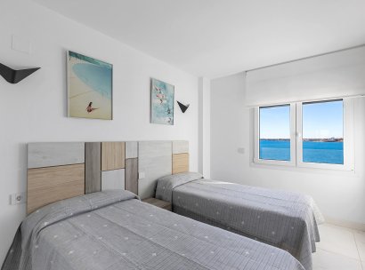 Appartement · Herverkoop - Torrevieja · Punta Prima · Alicante · Spanje