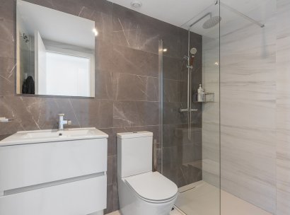 Appartement · Herverkoop - Torrevieja · Punta Prima · Alicante · Spanje