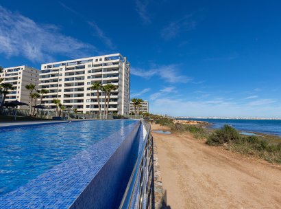 Appartement · Herverkoop - Torrevieja · Punta Prima · Alicante · Spanje