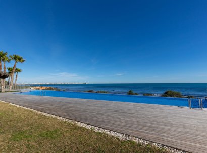 Appartement · Herverkoop - Torrevieja · Punta Prima · Alicante · Spanje