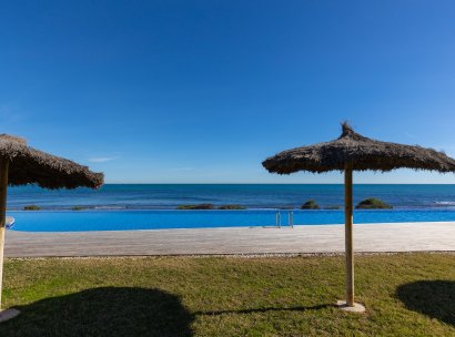 Appartement · Herverkoop - Torrevieja · Punta Prima · Alicante · Spanje