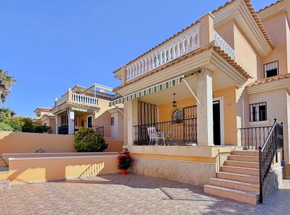 Villa · Återförsäljning - Orihuela · Orihuela Costa · Alicante · Spanien
