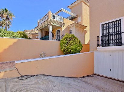 Villa · Återförsäljning - Orihuela · Orihuela Costa · Alicante · Spanien