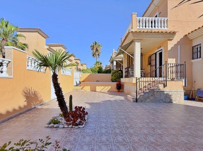 Villa · Återförsäljning - Orihuela · Orihuela Costa · Alicante · Spanien