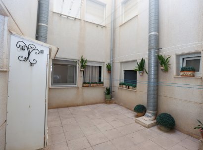 Appartement · Herverkoop - Torrevieja · La Mata · Alicante · Spanje