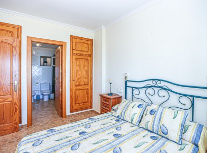 Appartement · Herverkoop - Torrevieja · La Mata · Alicante · Spanje