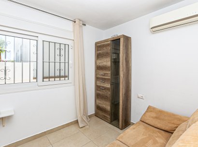 Villa · Herverkoop - La Marina · Alicante · Spanje