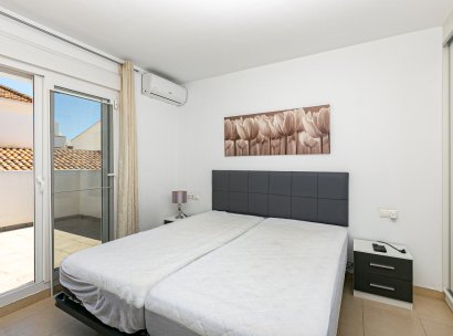 Villa · Herverkoop - La Marina · Alicante · Spanje