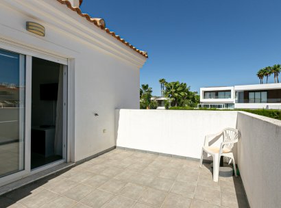 Villa · Herverkoop - La Marina · Alicante · Spanje