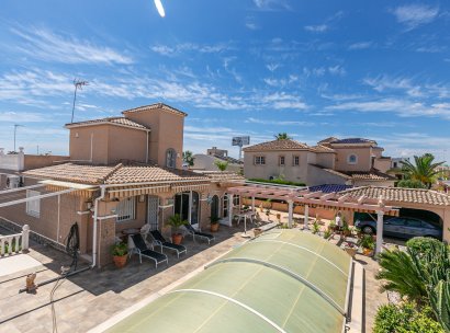 Villa · Herverkoop - Orihuela Costa · La Zenia · Alicante · Spanje