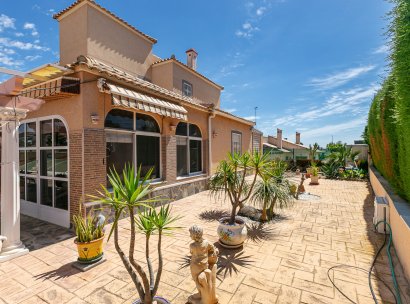 Villa · Herverkoop - Orihuela Costa · La Zenia · Alicante · Spanje