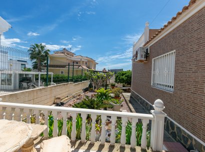 Villa · Herverkoop - Orihuela Costa · La Zenia · Alicante · Spanje