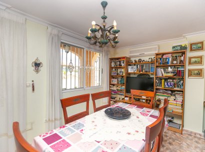 Villa · Herverkoop - Orihuela Costa · La Zenia · Alicante · Spanje