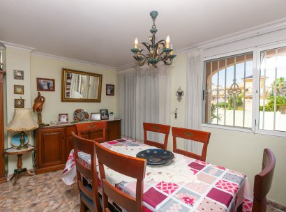 Villa · Herverkoop - Orihuela Costa · La Zenia · Alicante · Spanje