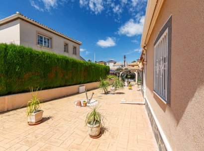 Villa · Herverkoop - Orihuela Costa · La Zenia · Alicante · Spanje